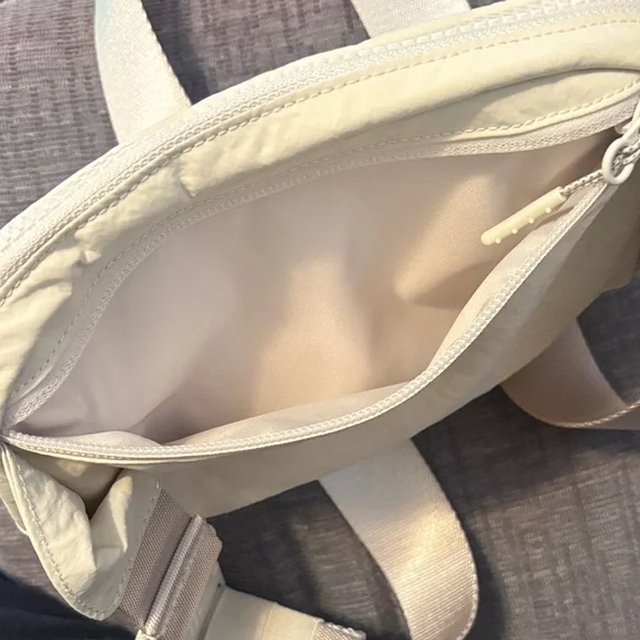 Lululemon Belt Bag - Picture 4 of 4